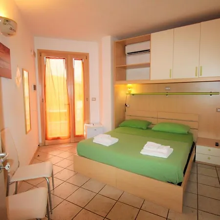 Bed & Breakfast Scoglio Di Pirro Climatizzato A 150 M Dalle Spiagge Salentine Torre San Giovanni Ugento