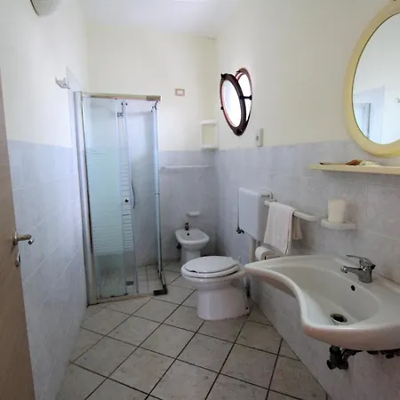 Scoglio Di Pirro Climatizzato A 150 M Dalle Spiagge Salentine Bed & Breakfast